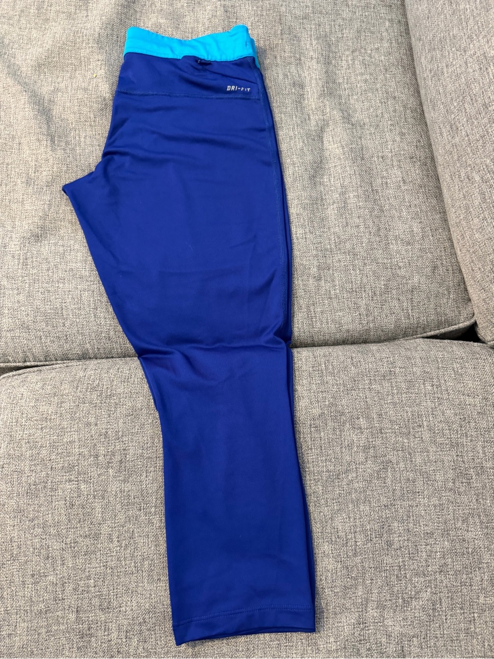 Nike Women’s Royal Blue Dri-Fit Capris Leggings Run Fast Live Fearless Size M